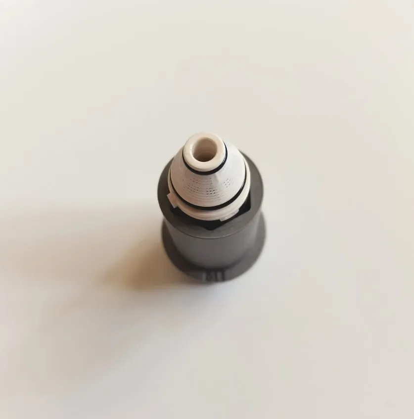 Original shower accessory 98463000 kitchen pull-out button switch
Original shower accessory 98463000 kitchen pull-out button switch