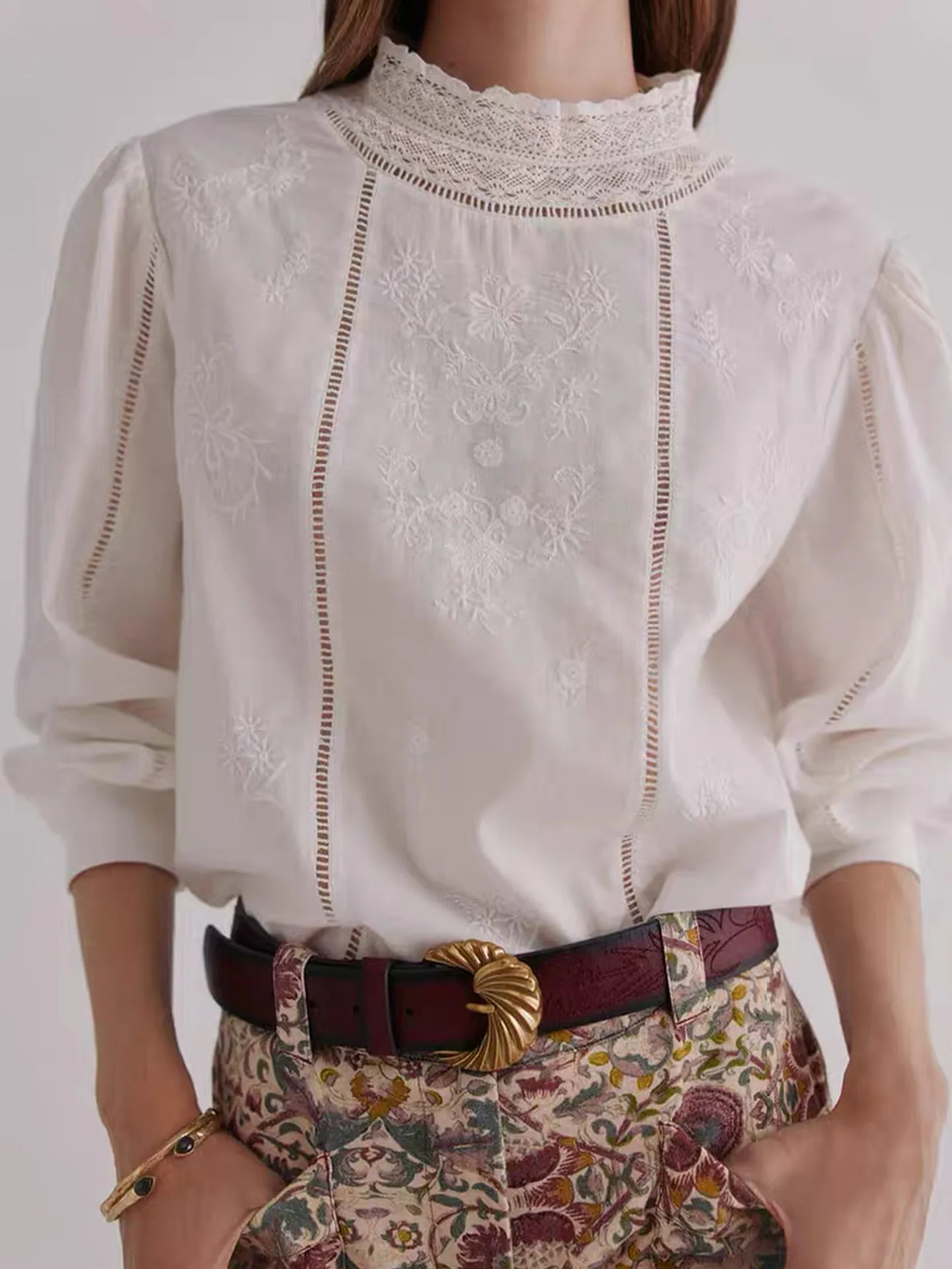 Elegant White Lace Stand Collar Embroidered Slimming Versatile Shirt Women's Top French Style Loose Fit Cotton Long Sleeve
Elegant White Lace Stand Collar Embroidered Slimming Versatile Shirt Women's Top French Style Loose Fit Cotton Long Sleeve