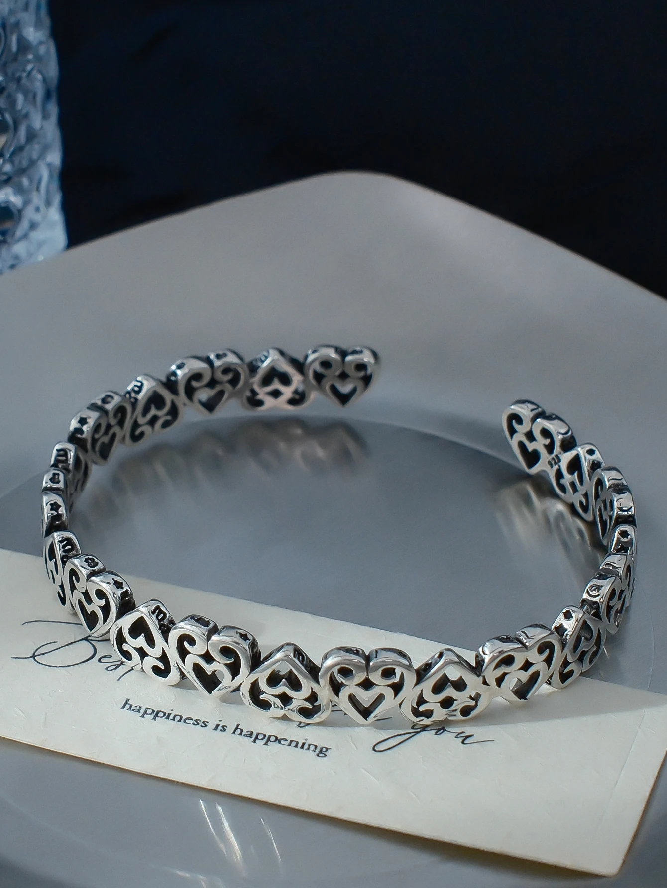 Women's Accessories, Popular Hip-Hop Love-Shaped Bracelets, Niche Retro High-End Fashion Versatile Heart-Shaped Jewelry
Women's Accessories, Popular Hip-Hop Love-Shaped Bracelets, Niche Retro High-End Fashion Versatile Heart-Shaped Jewelry