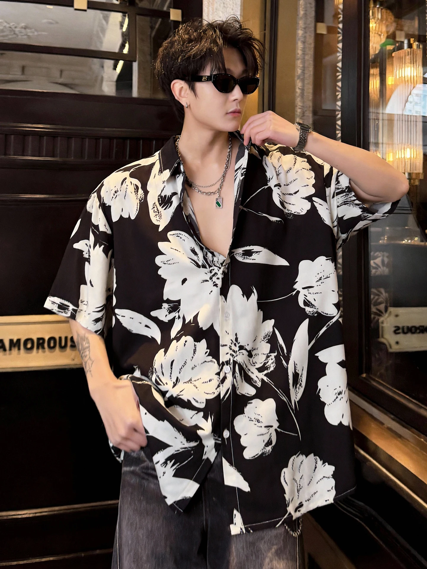 Cool Sensation Ice Silk Floral Casual Shirt Men's Short Sleeve Summer Loose Fit Large Size Comfortable Style Commute Wear
Cool Sensation Ice Silk Floral Casual Shirt Men's Short Sleeve Summer Loose Fit Large Size Comfortable Style Commute Wear