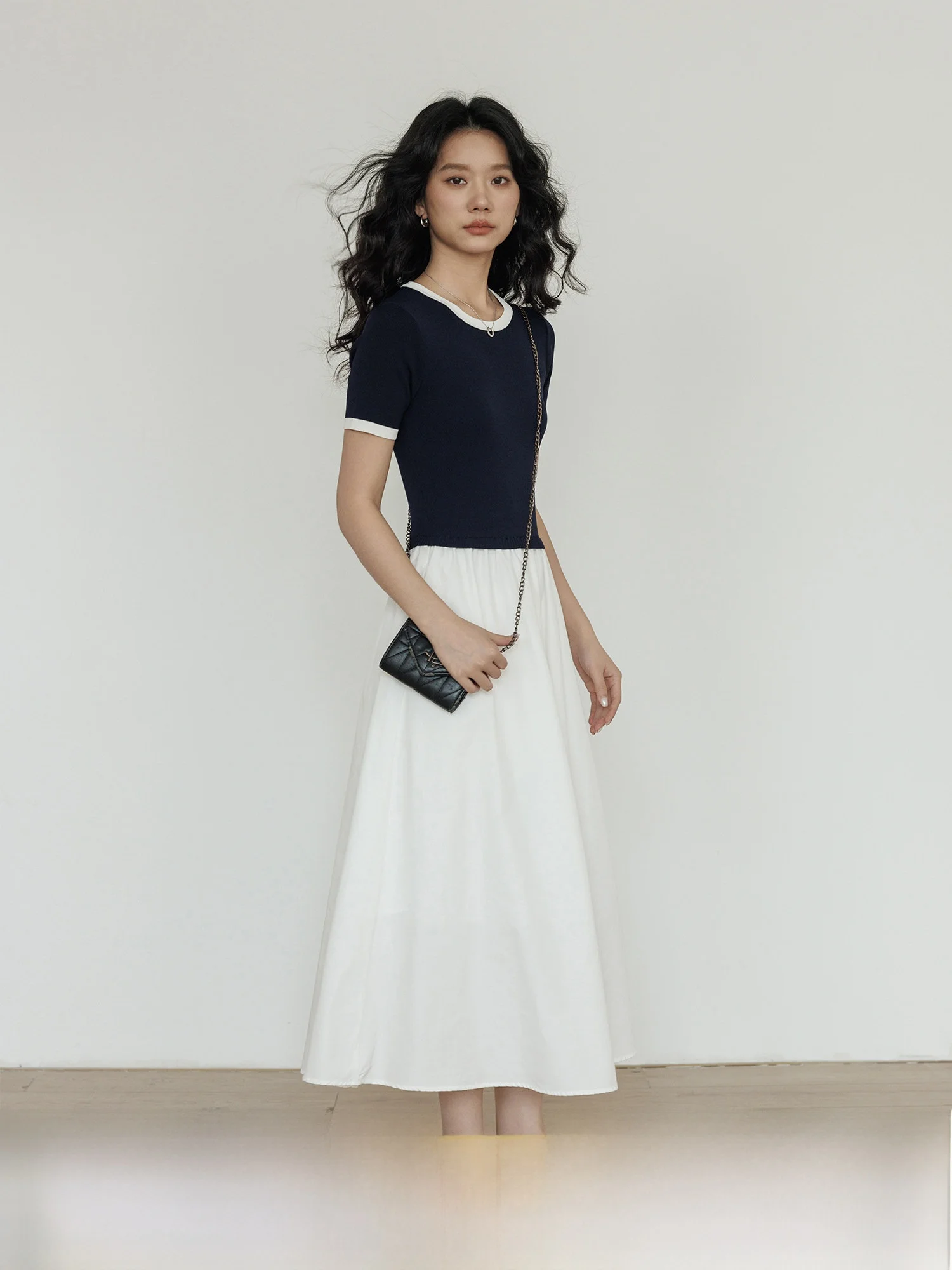 Summer round Neck Splice Knitted Dress Women's T-Shirt Dress Casual Cotton Blend A-Line Skirt Loose Fit Short Sleeve Dress
Summer round Neck Splice Knitted Dress Women's T-Shirt Dress Casual Cotton Blend A-Line Skirt Loose Fit Short Sleeve Dress