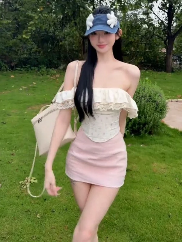 Elegant Lace Splice One-Shoulder Top High Waist Skirt Two-Piece Set Women's Summer Fashion Ensemble Breathable Lightweight
Elegant Lace Splice One-Shoulder Top High Waist Skirt Two-Piece Set Women's Summer Fashion Ensemble Breathable Lightweight