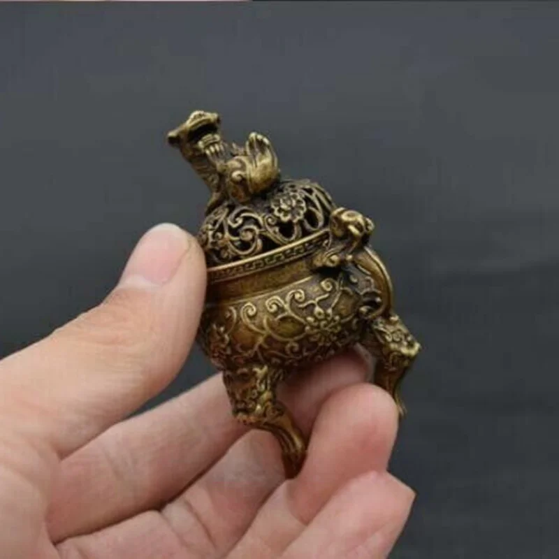 6 CM Chinese Pure Bronze Copper Foo Dog Lion Dragon Head Incense Burners Censer 
6 CM Chinese Pure Bronze Copper Foo Dog Lion Dragon Head Incense Burners Censer