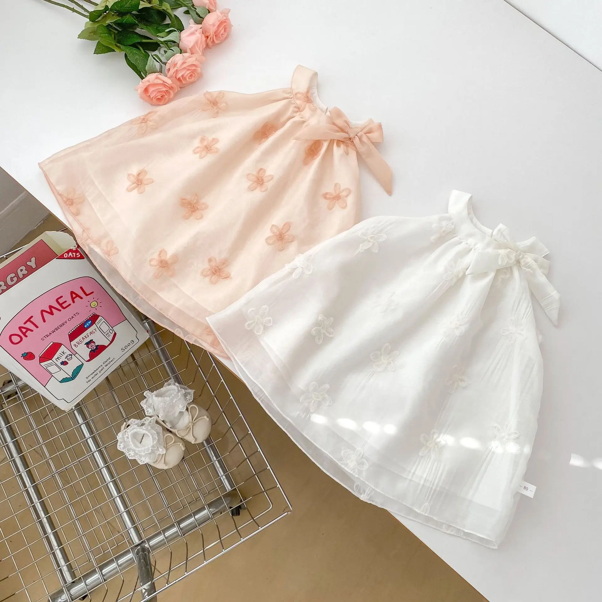 Foreign Style Girls Sleeveless Dress New Fashionable Baby Girl Summer Skirt Embroidered Mesh Bow Princess Dress
Foreign Style Girls Sleeveless Dress New Fashionable Baby Girl Summer Skirt Embroidered Mesh Bow Princess Dress