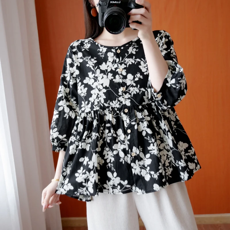 Кукла с цветочным принтом в стиле ретро, женские летние большие размеры, скрывающее мясо, утягивающий универсальный антивозрастной топ, корейский свободный крой
Кукла с цветочным принтом в стиле ретро, женские летние большие размеры, скрывающее мясо, утягивающий универсальный антивозрастной топ, корейский свободный крой