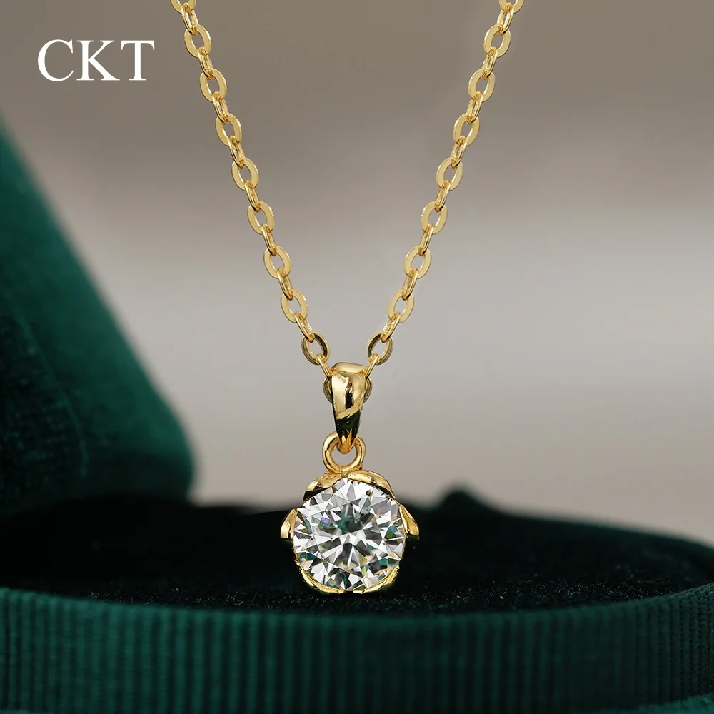 CKT Luxury Lotus Pendant Clavicle Chain Women's 14K Gold 1ct D Color Diamond Moissanite Necklace Wedding Fine Jewelry Gift
CKT Luxury Lotus Pendant Clavicle Chain Women's 14K Gold 1ct D Color Diamond Moissanite Necklace Wedding Fine Jewelry Gift