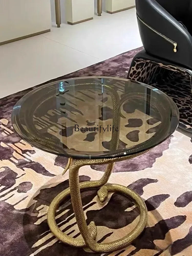 Italian light luxury modern luxury pure copper serpentine round coffee table sofa small corner table
Italian light luxury modern luxury pure copper serpentine round coffee table sofa small corner table