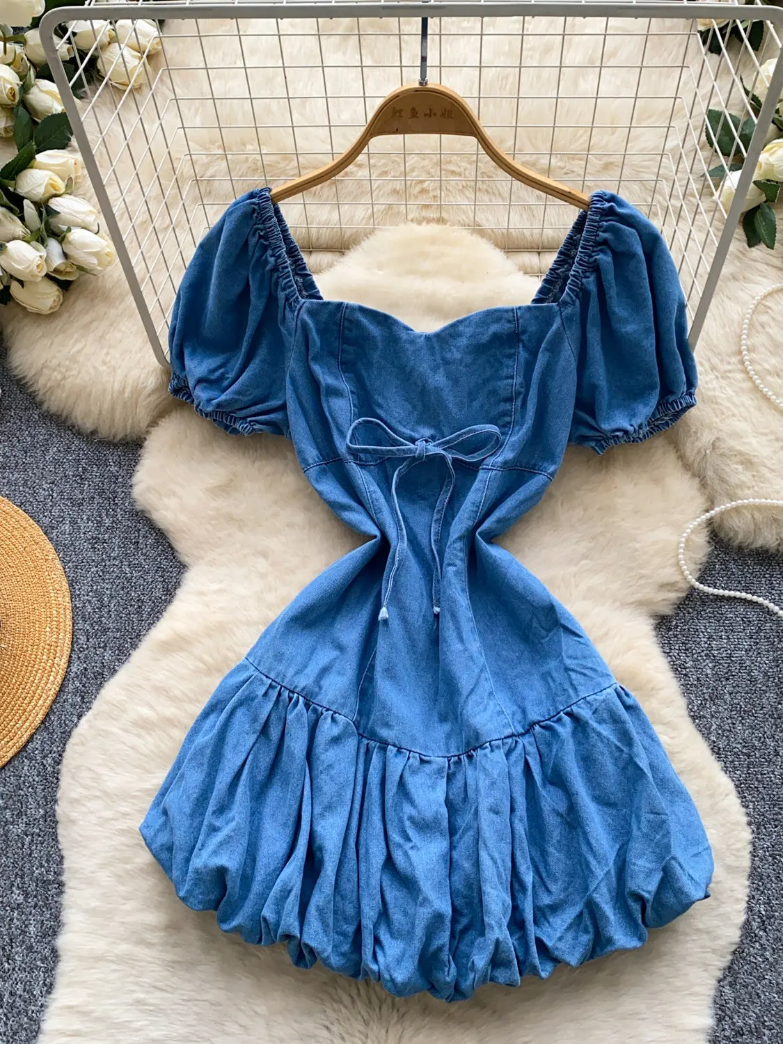 Women's Blue Puff Sleeve Square Neck Denim Dress Korean Style Elegant High Waist A-line Short Sleeve Mini Dress for Women Summer
Women's Blue Puff Sleeve Square Neck Denim Dress Korean Style Elegant High Waist A-line Short Sleeve Mini Dress for Women Summer