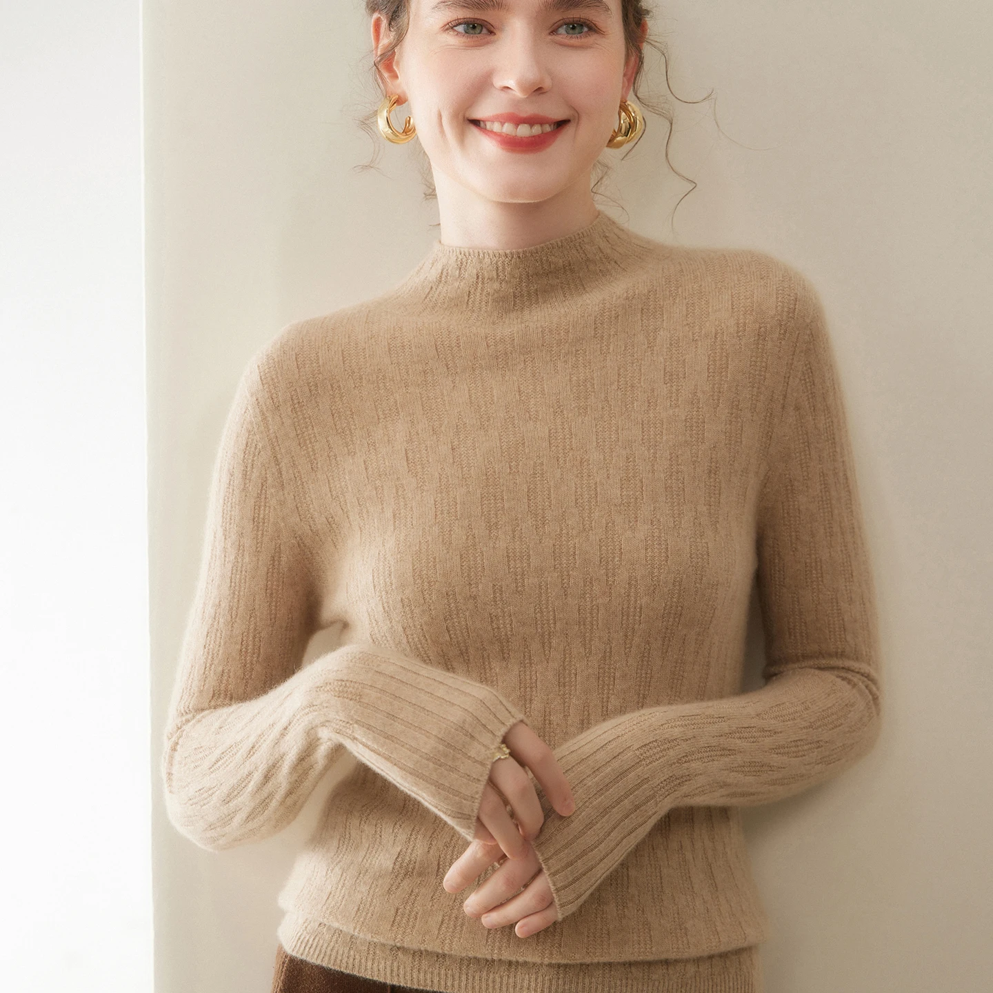 2025 Autumn/Winter New Cashmere Sweater Women's Half High Neck Knitted Sweater Loose and Versatile Fashion Knitted Sweater
2025 Autumn/Winter New Cashmere Sweater Women's Half High Neck Knitted Sweater Loose and Versatile Fashion Knitted Sweater
