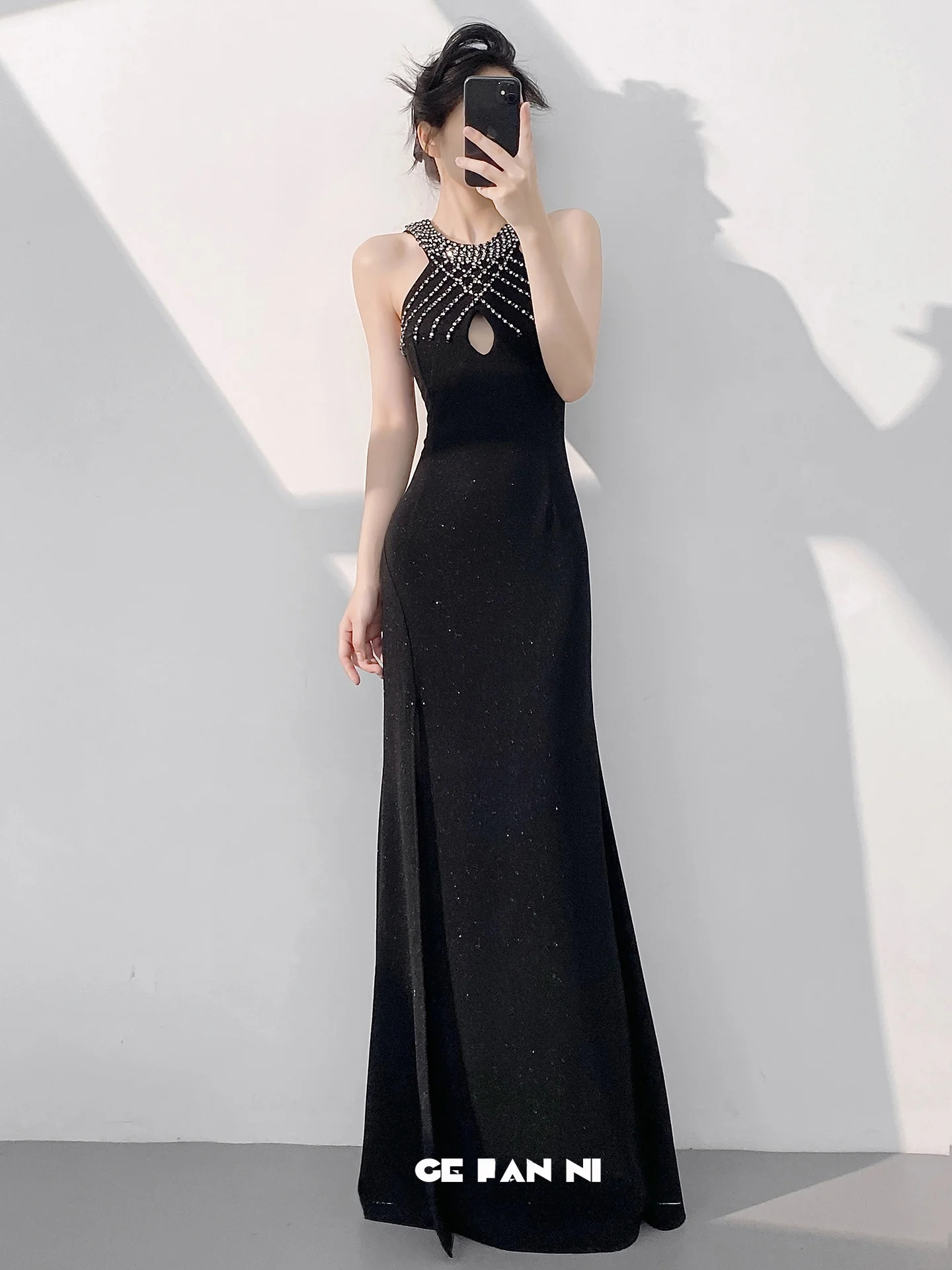 Elegant Black Evening Gown Women's New 2026 High-End Feel Host Hanging Neck Fish Tail Skirt Luxury Subtle Style Korean Version
Elegant Black Evening Gown Women's New 2026 High-End Feel Host Hanging Neck Fish Tail Skirt Luxury Subtle Style Korean Version
