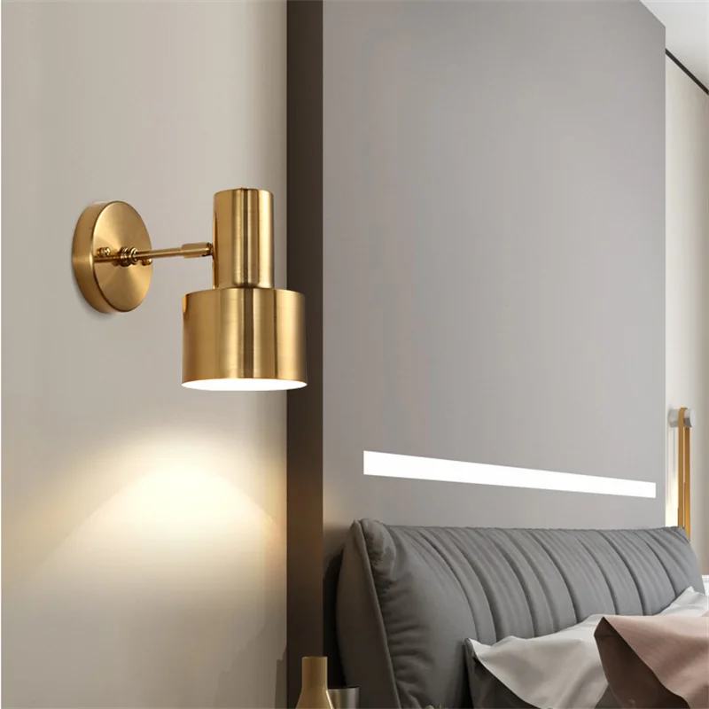 Скандинавские черные золотые настенные светильники для спальни, железная живопись, коридор, бра, светильники для отеля, прикроватные светодиодные лампы, современные линейные настенные люстры
Скандинавские черные золотые настенные светильники для спальни, железная живопись, коридор, бра, светильники для отеля, прикроватные светодиодные лампы, современные линейные настенные люстры