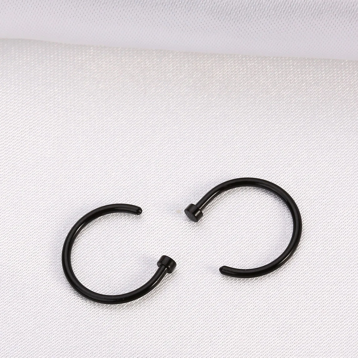 2 pcs Titanium Steel Nose Ring C-Shaped Open Hoop Surgical Non-Toxic Piercing Studs Smooth Comfortable Daily Wear for Men
2 pcs Titanium Steel Nose Ring C-Shaped Open Hoop Surgical Non-Toxic Piercing Studs Smooth Comfortable Daily Wear for Men