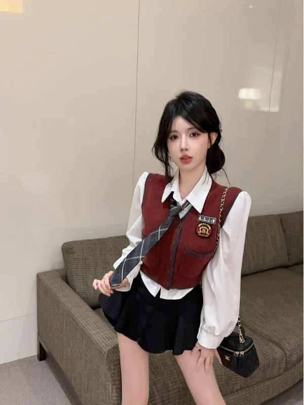 Sweet Korean School Uniform Style Women's Two-Piece Set with Shirt Vest Overlap Short Skirt Uniform Shirt Long Sleeve V-Neck
Sweet Korean School Uniform Style Women's Two-Piece Set with Shirt Vest Overlap Short Skirt Uniform Shirt Long Sleeve V-Neck