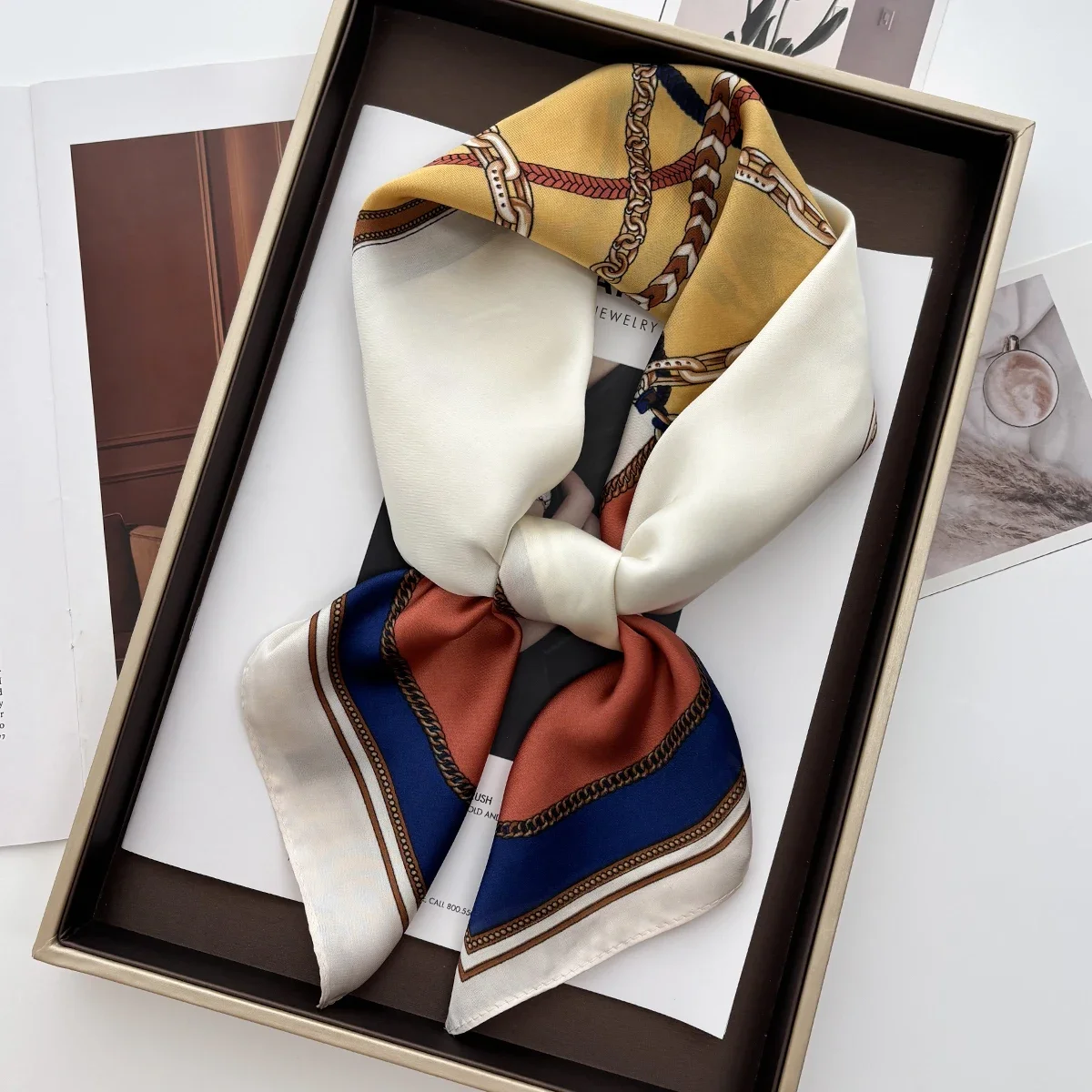 Роскошный модный квадратный шарф с принтом, женские атласные шарфы, бандана, хиджаб, шейный платок, шаль, повязка для волос, платок для женщин
Роскошный модный квадратный шарф с принтом, женские атласные шарфы, бандана, хиджаб, шейный платок, шаль, повязка для волос, платок для женщин