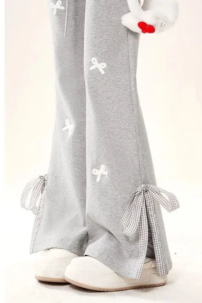 Japan Bow Tie Style Spliced Sweatpants For Women Autumn High Waist Versatile Lace Up Slit Slightly Flared Straight Pants
Japan Bow Tie Style Spliced Sweatpants For Women Autumn High Waist Versatile Lace Up Slit Slightly Flared Straight Pants