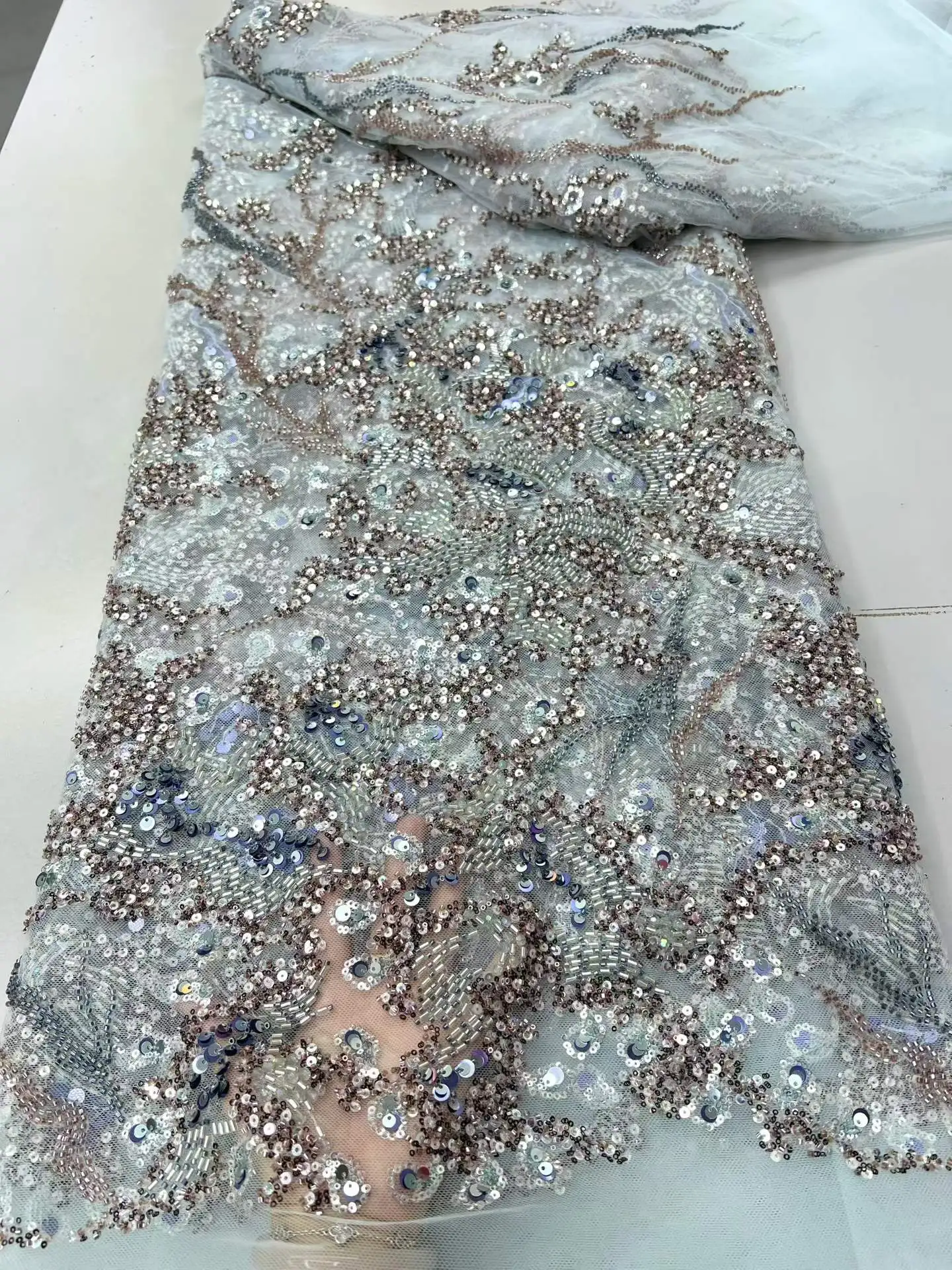 2026 High-End Luxury Nigerian Beaded Sequins Lace Fabric New Style African Lace Fabric French Lace For Women Party Dresses
2026 High-End Luxury Nigerian Beaded Sequins Lace Fabric New Style African Lace Fabric French Lace For Women Party Dresses