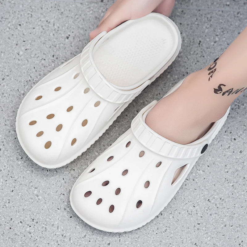 Summer Couple Shell Toe Clogs For Men Women Breathable Hollow Out Beach Sandals Closed Toe Soft Sole Non Slip Outdoor Slippers
Summer Couple Shell Toe Clogs For Men Women Breathable Hollow Out Beach Sandals Closed Toe Soft Sole Non Slip Outdoor Slippers