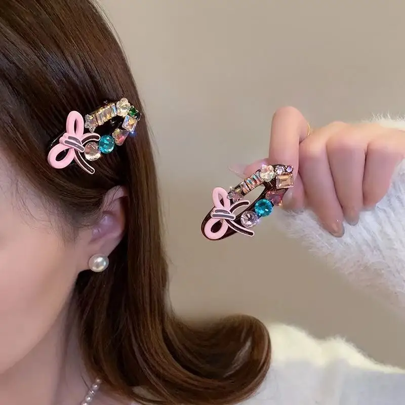 Новая корейская заколка для волос с блестящими стразами, в стиле «Дофамин», милая, кавайная, BB-заколка, высококачественный аксессуар для волос класса люкс
Новая корейская заколка для волос с блестящими стразами, в стиле «Дофамин», милая, кавайная, BB-заколка, высококачественный аксессуар для волос класса люкс