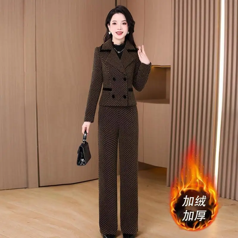 2025 autumn winter new high-end temperament slim fit short style suit jacket+straight leg pants thickened two-piece set
2025 autumn winter new high-end temperament slim fit short style suit jacket+straight leg pants thickened two-piece set