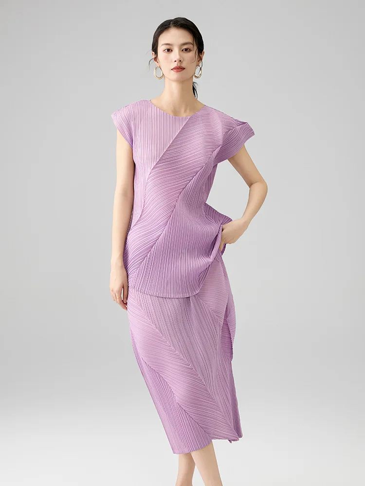 MiyakeIrregular Set Dress 2025 Spring and Summer New Temperament Round Neck Sleeveless T-shirt Twill Solid Color Half Skirt Suit
MiyakeIrregular Set Dress 2025 Spring and Summer New Temperament Round Neck Sleeveless T-shirt Twill Solid Color Half Skirt Suit