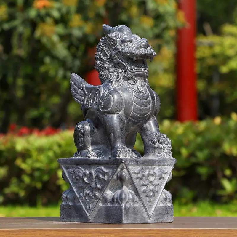 Stone carving Pixiu pair of ornaments at the entrance courtyard home flying Pixiu rough stone carving
Stone carving Pixiu pair of ornaments at the entrance courtyard home flying Pixiu rough stone carving