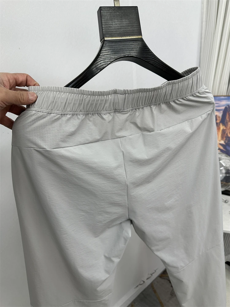 Slim Fit повседневные брюки из ледяного шелка, мужские дышащие, легкие, эластичные, летние, модные, городские, длинные брюки
Slim Fit повседневные брюки из ледяного шелка, мужские дышащие, легкие, эластичные, летние, модные, городские, длинные брюки