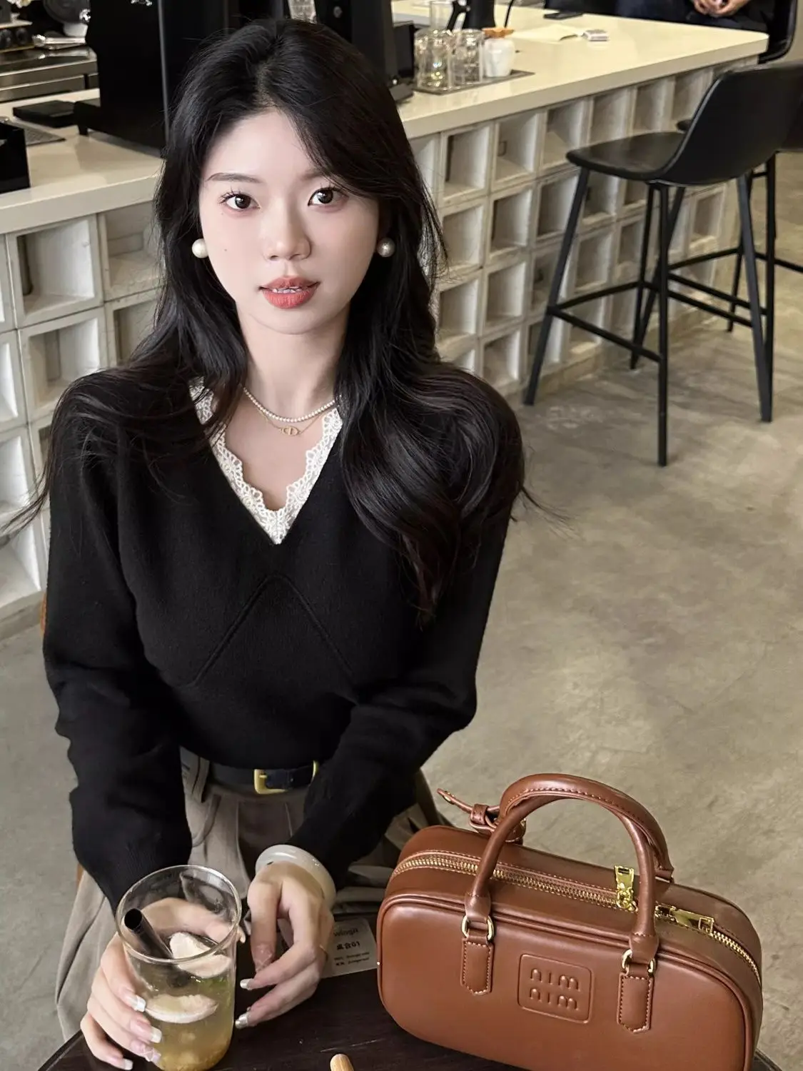 Свитера Джемперы Пуловеры Женский лиоцелловый сложенный воротник Полуоблегающий вечерний ресторан Элегантный изысканный четкий деталь Осень BF
Свитера Джемперы Пуловеры Женский лиоцелловый сложенный воротник Полуоблегающий вечерний ресторан Элегантный изысканный четкий деталь Осень BF