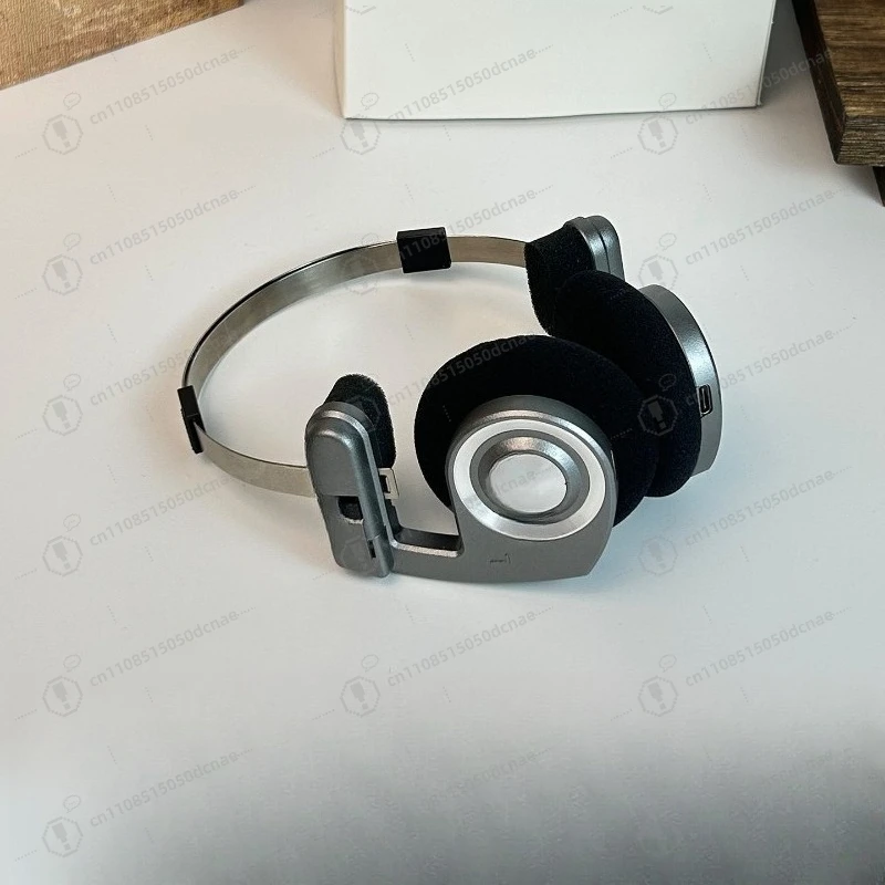 Новые беспроводные Bluetooth-наушники с чехлом, длительным временем работы от батареи, модные и высококачественные.
Новые беспроводные Bluetooth-наушники с чехлом, длительным временем работы от батареи, модные и высококачественные.