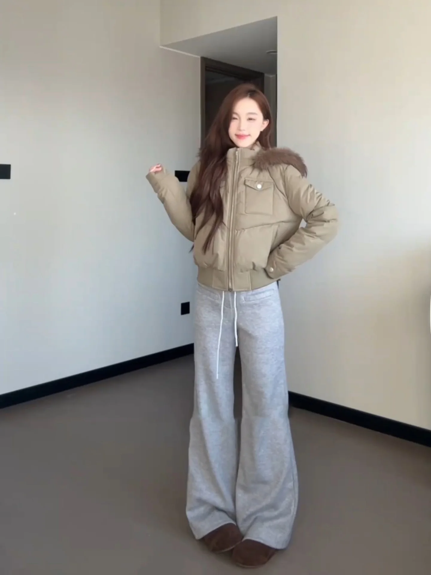 Winter Thickened Women's Short Cotton Jacket with Fur Collar Korean Style Commute Straight Tube Long Sleeve Zipper Closure
Winter Thickened Women's Short Cotton Jacket with Fur Collar Korean Style Commute Straight Tube Long Sleeve Zipper Closure