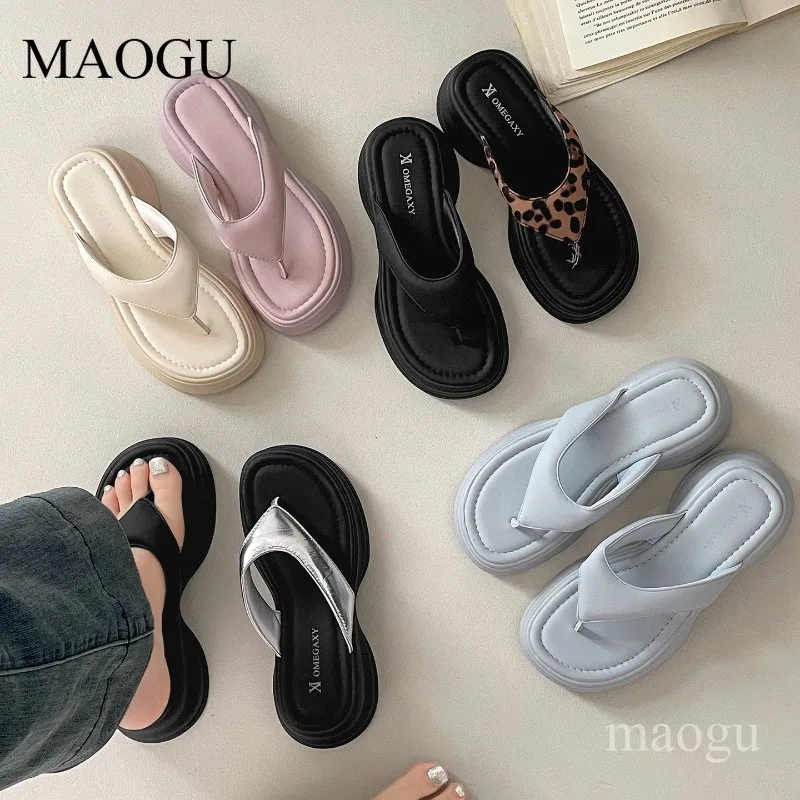 Women's Platform Flip Flops Thick Sole Non-Slip Wedge Sandals Multi-Color Casual Summer Beach Slippers Fashion Open Toe Slides
Women's Platform Flip Flops Thick Sole Non-Slip Wedge Sandals Multi-Color Casual Summer Beach Slippers Fashion Open Toe Slides