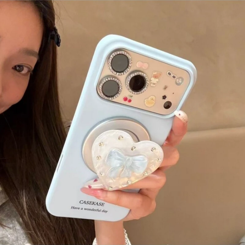 Heart shaped butterfly magnetic airbag holder, suitable for MagSafe foldable phone holder
Heart shaped butterfly magnetic airbag holder, suitable for MagSafe foldable phone holder