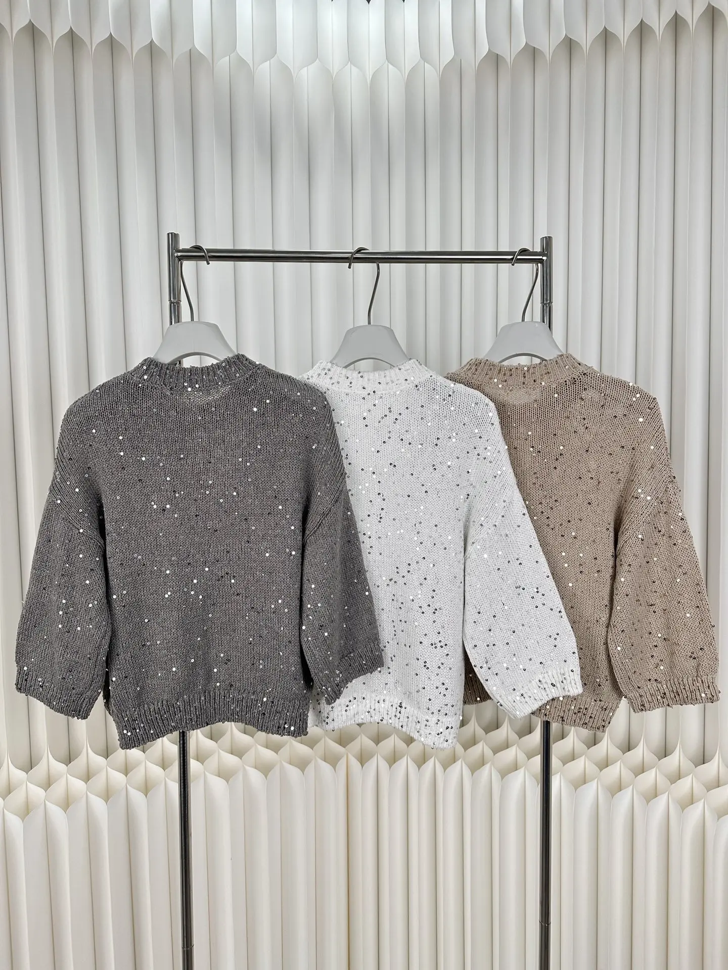 Spring/Summer New Arrival: Women's Sequin-Embellished Linen Knit Sweater — Round Neck, Long Sleeve Pullover Stylish Elegant Top
Spring/Summer New Arrival: Women's Sequin-Embellished Linen Knit Sweater — Round Neck, Long Sleeve Pullover Stylish Elegant Top