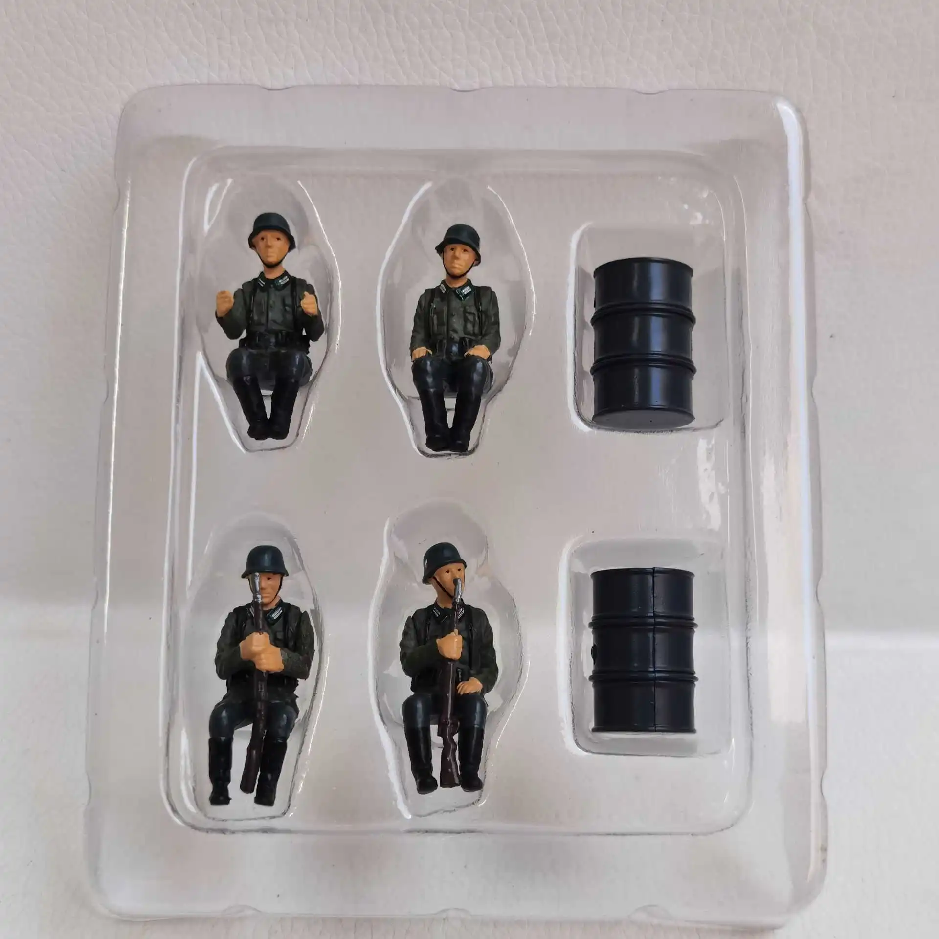 ALTAYA IXO 1/43 Scale Soldier Doll Model Sitting Plastic Scene with Model Collectible Toy Gift Souvenir Display
ALTAYA IXO 1/43 Scale Soldier Doll Model Sitting Plastic Scene with Model Collectible Toy Gift Souvenir Display