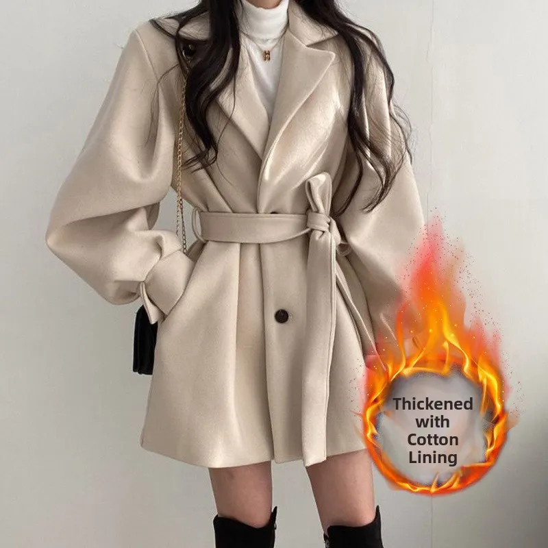 Thickened Woolen Coat Women's Winter Fashion Trend Warm Medium-Length Small Size Windbreaker Woolen Coat Long Sleeve Button C...
Thickened Woolen Coat Women's Winter Fashion Trend Warm Medium-Length Small Size Windbreaker Woolen Coat Long Sleeve Button C...