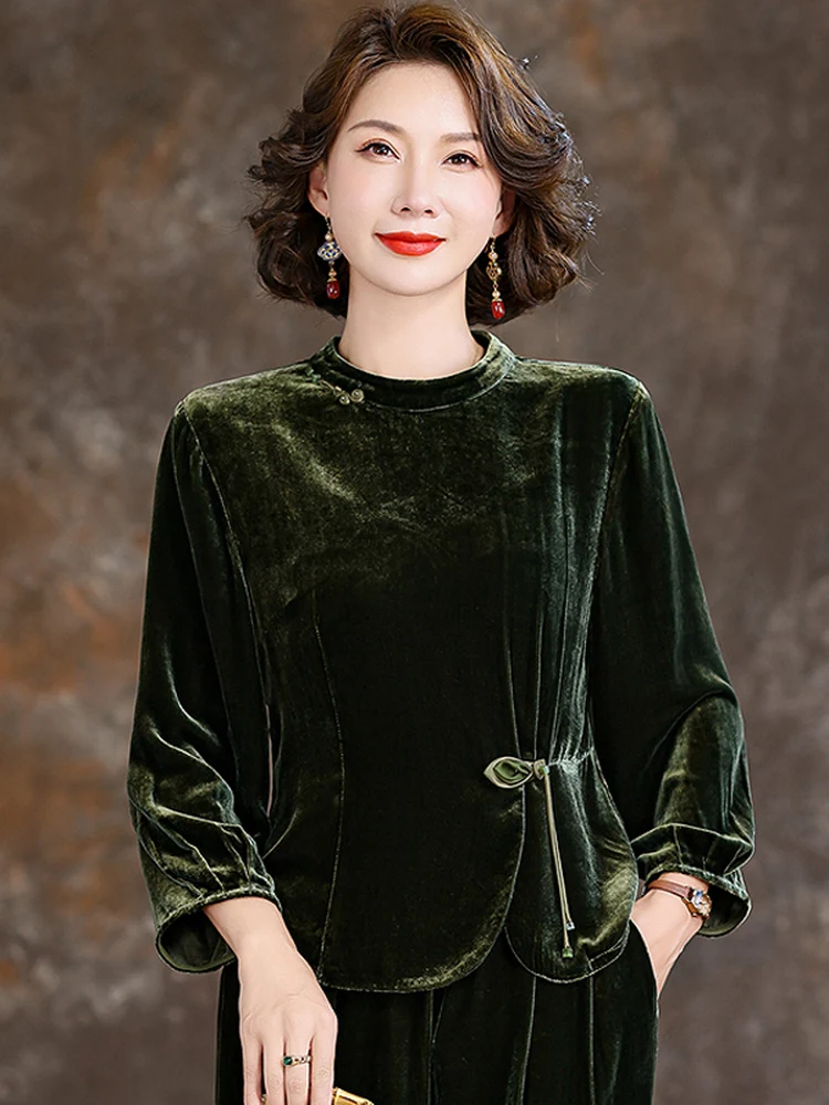 Elegant Long Sleeve Silk Velvet Shirt Women's Fashionable Base Layer Top Mom's High End Autumn Winter Shirt Chinese Style Loo...
Elegant Long Sleeve Silk Velvet Shirt Women's Fashionable Base Layer Top Mom's High End Autumn Winter Shirt Chinese Style Loo...