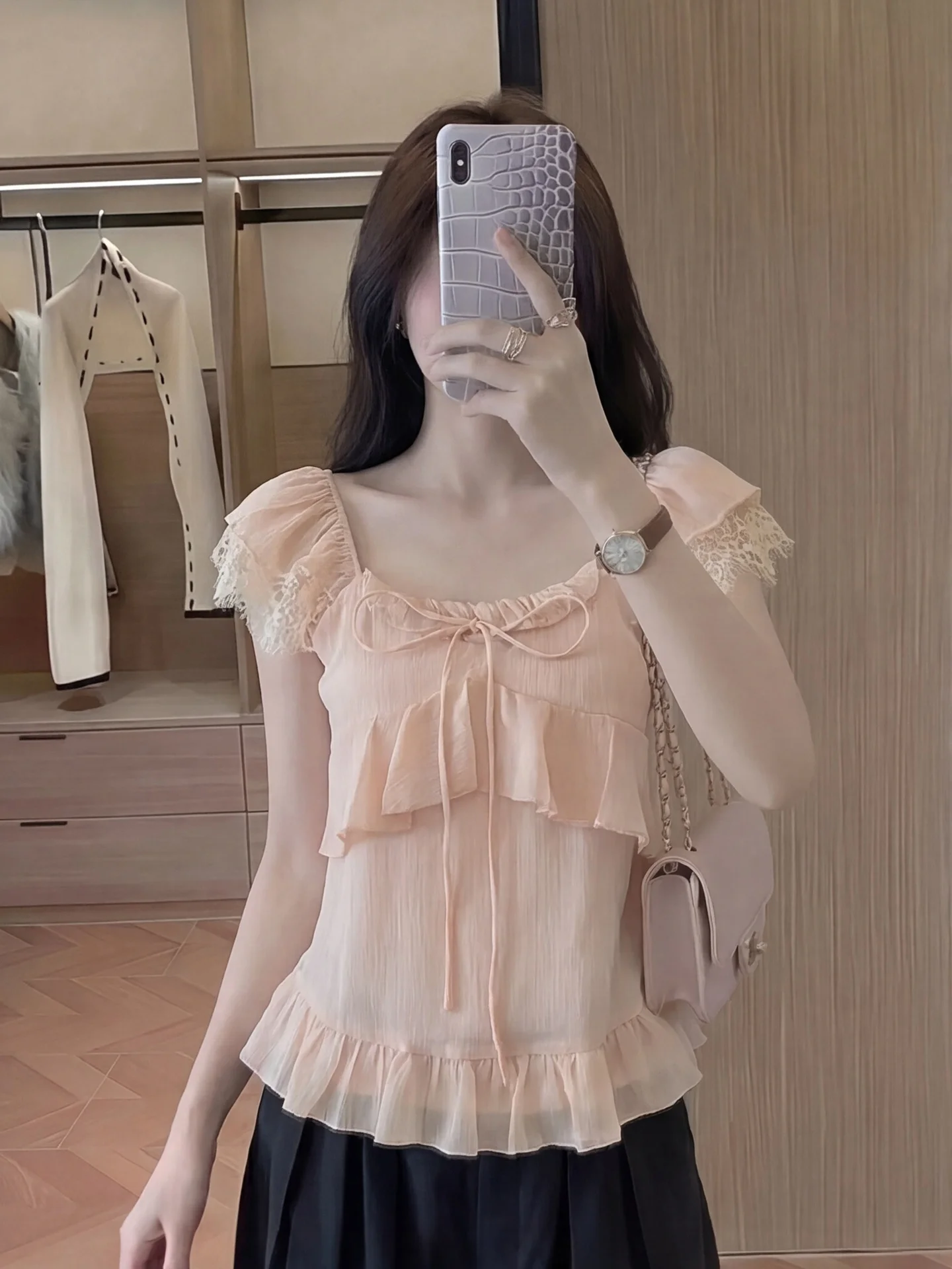 Korean Style Short Sleeve Chiffon Top with Lace Hem And Bow Tie Summer New Women's Sweet Cake Style Top for Young Adults
Korean Style Short Sleeve Chiffon Top with Lace Hem And Bow Tie Summer New Women's Sweet Cake Style Top for Young Adults