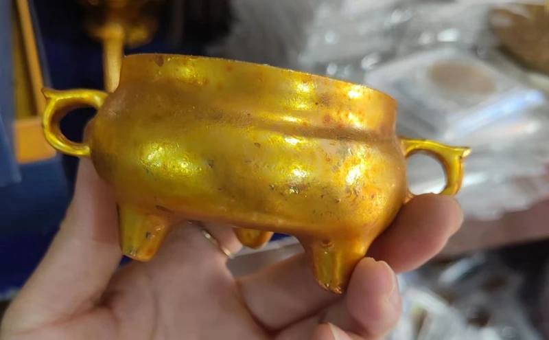 Pure copper gilt double ear censer double ear three feet censer three feet small censer ornaments collection
Pure copper gilt double ear censer double ear three feet censer three feet small censer ornaments collection