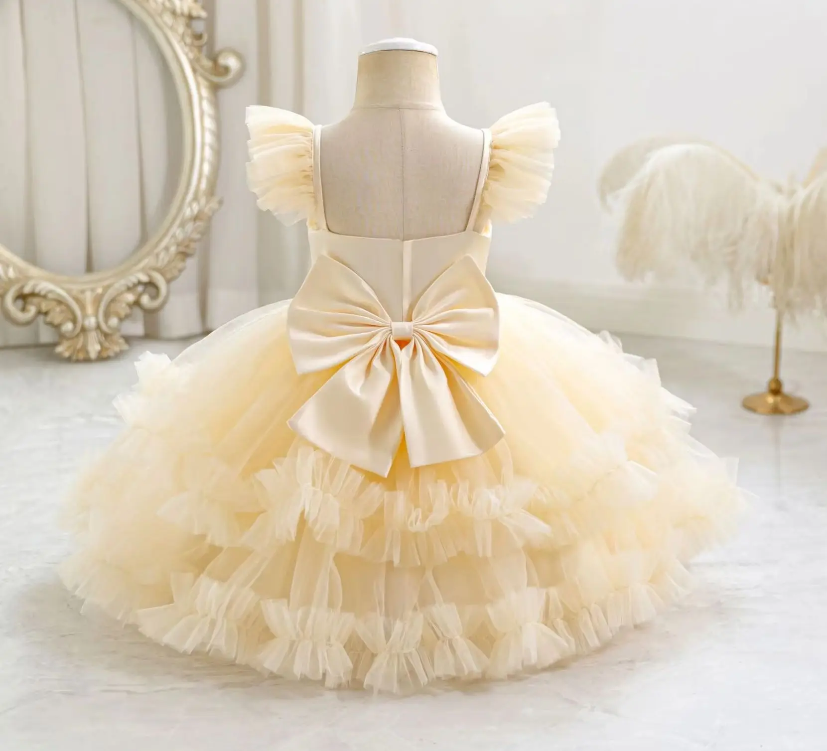 New Princes Girl Tutu Dress Kid Girls' Puffy Dresses Child White Clothes Ball Gown
New Princes Girl Tutu Dress Kid Girls' Puffy Dresses Child White Clothes Ball Gown