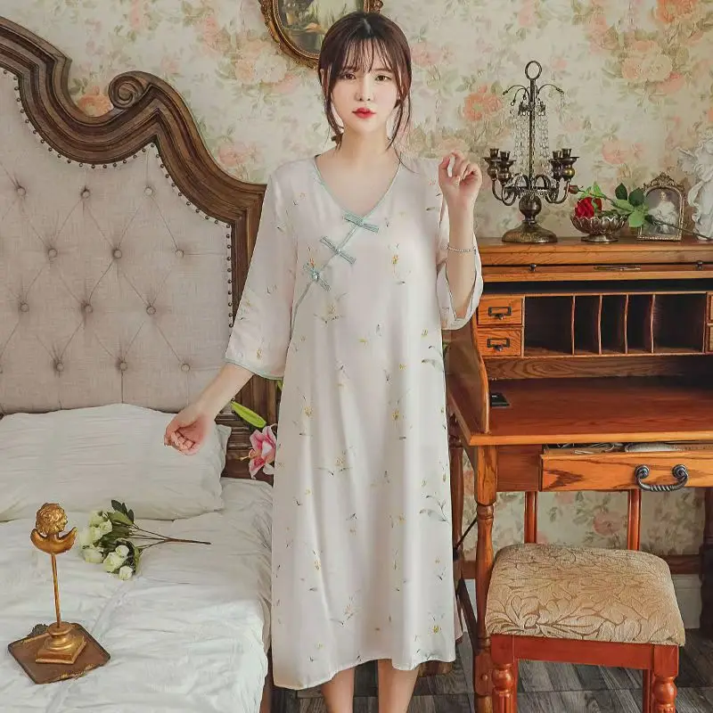 2025 Summer New Plus-size 140 kg Pajamas Vintage Chinese Print Tray Button Home Nightdress
2025 Summer New Plus-size 140 kg Pajamas Vintage Chinese Print Tray Button Home Nightdress