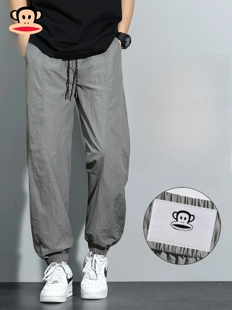 Брюки Paul Frank Quick Dry Casual: летние, из ледяного шелка, тонкие, мужские, прямые, рабочие, свободного кроя, молодежные, из нейлоновой ткани
Брюки Paul Frank Quick Dry Casual: летние, из ледяного шелка, тонкие, мужские, прямые, рабочие, свободного кроя, молодежные, из нейлоновой ткани