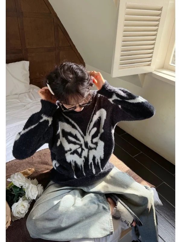 Вязаный свитер большого размера для полных женщин, дизайн в стиле INS, стройнящий, из полиэфирного волокна, модный, с длинным рукавом
Вязаный свитер большого размера для полных женщин, дизайн в стиле INS, стройнящий, из полиэфирного волокна, модный, с длинным рукавом