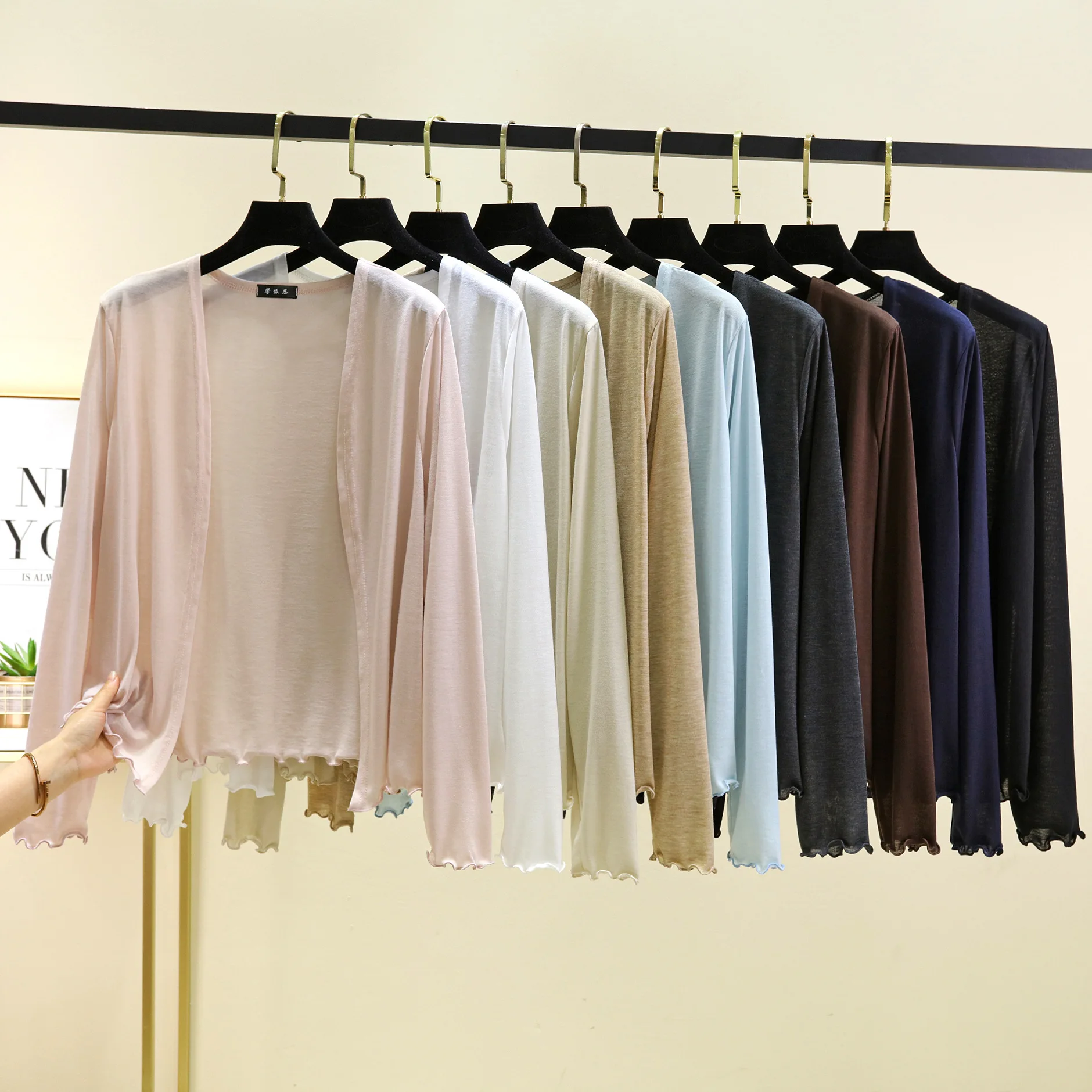 Summer Women Short Cardigan Ruffled Cape Long Sleeve Sun Protection clothes Loose Fit Lightweight Cover-Up for Air Conditioning
Summer Women Short Cardigan Ruffled Cape Long Sleeve Sun Protection clothes Loose Fit Lightweight Cover-Up for Air Conditioning