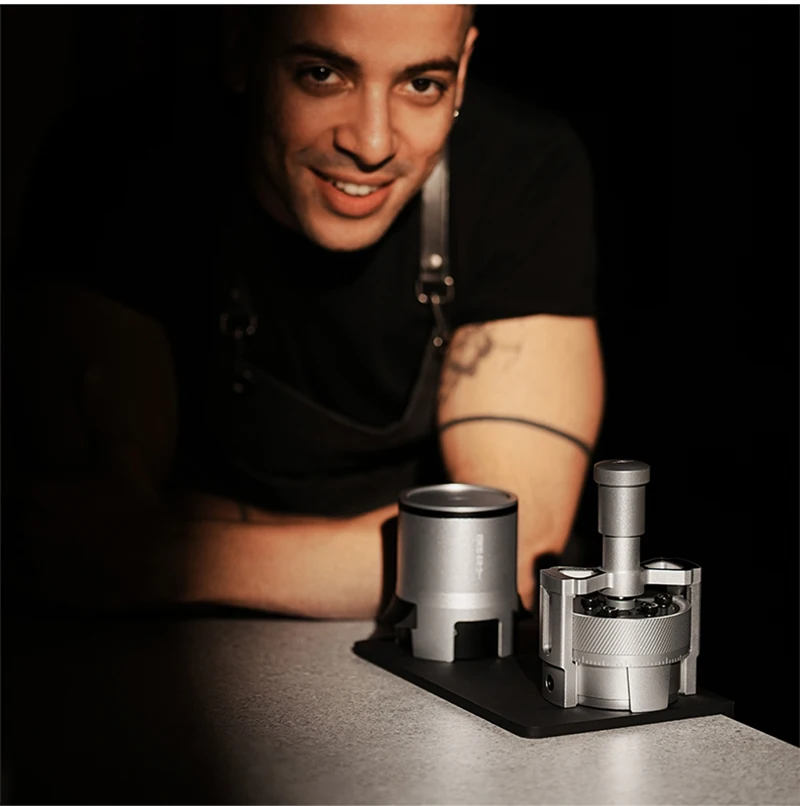 MHW-3BOMBER SE Pro Espresso Shaker Funnel for 58mm Portafilter Dosing Shaker Coffee Grounds Distribution Tool Coffee Accessories
MHW-3BOMBER SE Pro Espresso Shaker Funnel for 58mm Portafilter Dosing Shaker Coffee Grounds Distribution Tool Coffee Accessories