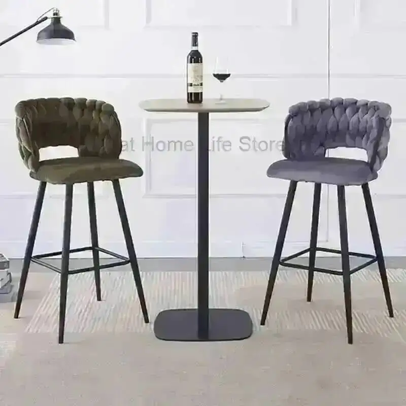 Designer Minimalist Bar Office Velvet Luxury Esthetician Chair High Cafe Metal Salon Ergonomic Chair Soft Stuhl Furniture
Designer Minimalist Bar Office Velvet Luxury Esthetician Chair High Cafe Metal Salon Ergonomic Chair Soft Stuhl Furniture