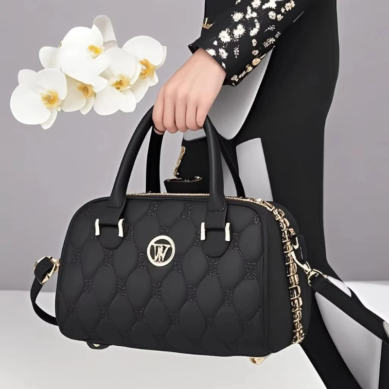 Luxury Brand Designer Ladies Handbag Casual Shoulder Bag Fashion Embroidered Crossbody Bag Classic Retro Small Square Bag women
Luxury Brand Designer Ladies Handbag Casual Shoulder Bag Fashion Embroidered Crossbody Bag Classic Retro Small Square Bag women