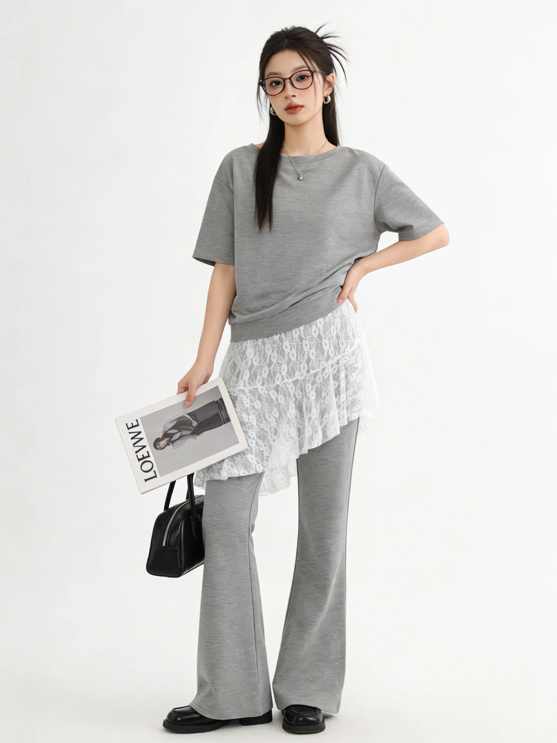 Chic Sweet Youthful Light Grey Two-Piece Set Simple Skin-Friendly Short Sleeve T-Shirt Lace Micro Flare Pants Summer Outfit
Chic Sweet Youthful Light Grey Two-Piece Set Simple Skin-Friendly Short Sleeve T-Shirt Lace Micro Flare Pants Summer Outfit