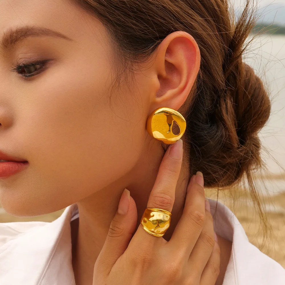 Stainless Steel PVD 18K Gold Plated Tarnish Rugged Button Stud Earrings For Woman Jewelry Wholesale 2023 Trendy
Stainless Steel PVD 18K Gold Plated Tarnish Rugged Button Stud Earrings For Woman Jewelry Wholesale 2023 Trendy