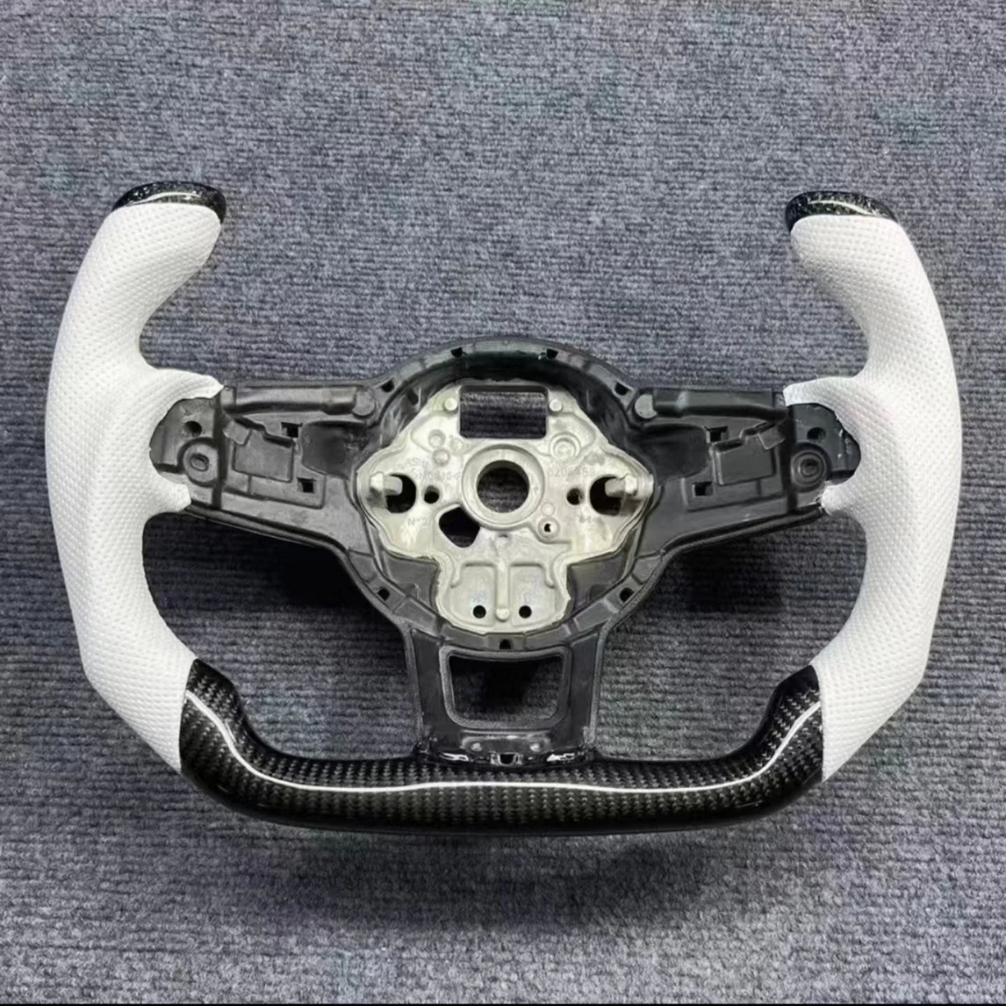 Carbon Fiber Steering Wheel for Volkswagen VW Golf MK7 7.5 Tiguan Passat GTI GTD GTE 2013-2020 Polo GTI Car Steering Wheel
Carbon Fiber Steering Wheel for Volkswagen VW Golf MK7 7.5 Tiguan Passat GTI GTD GTE 2013-2020 Polo GTI Car Steering Wheel