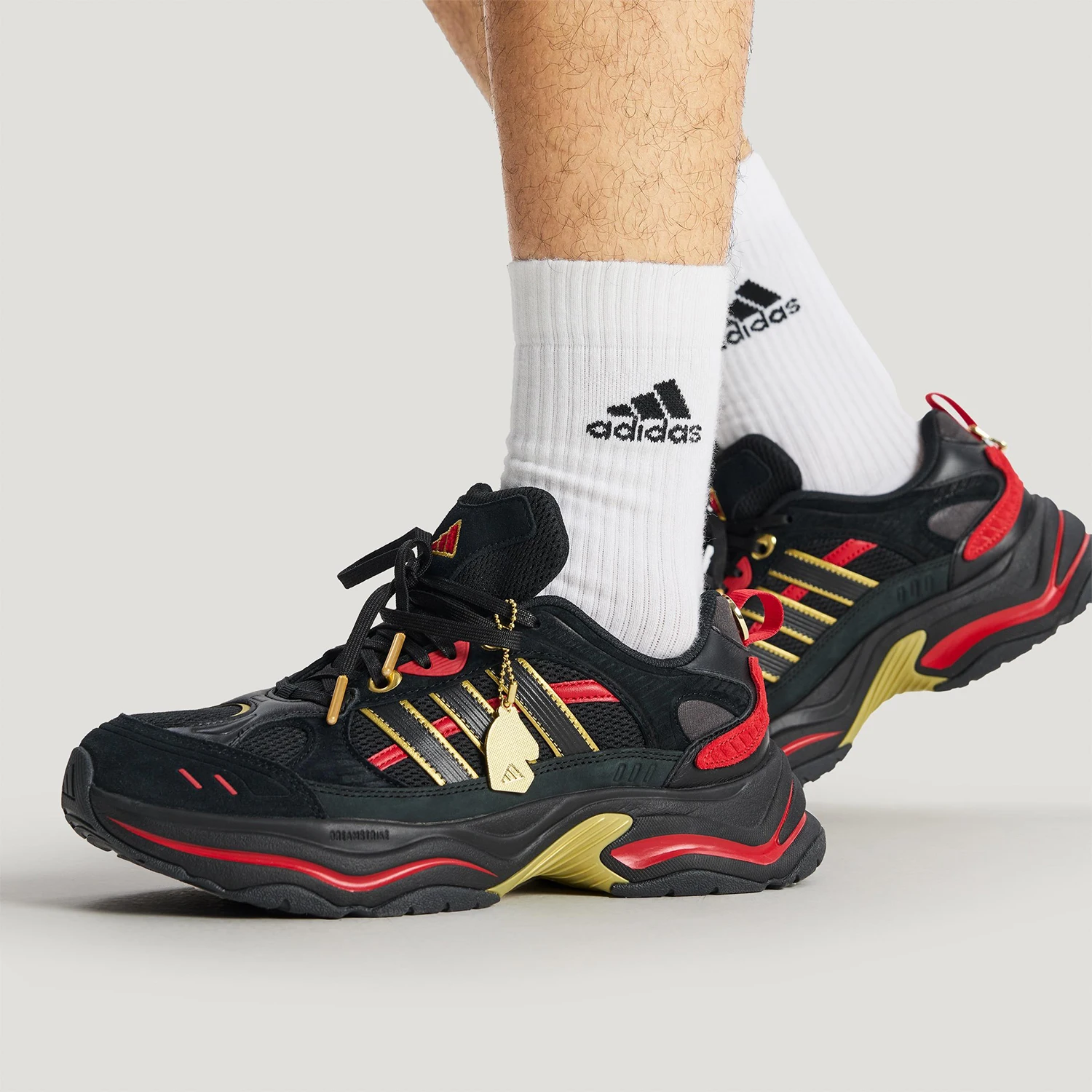 Adidas genuine spring edition men's and women's low cut lace up wear-resistant running shoes KI1845
Adidas genuine spring edition men's and women's low cut lace up wear-resistant running shoes KI1845