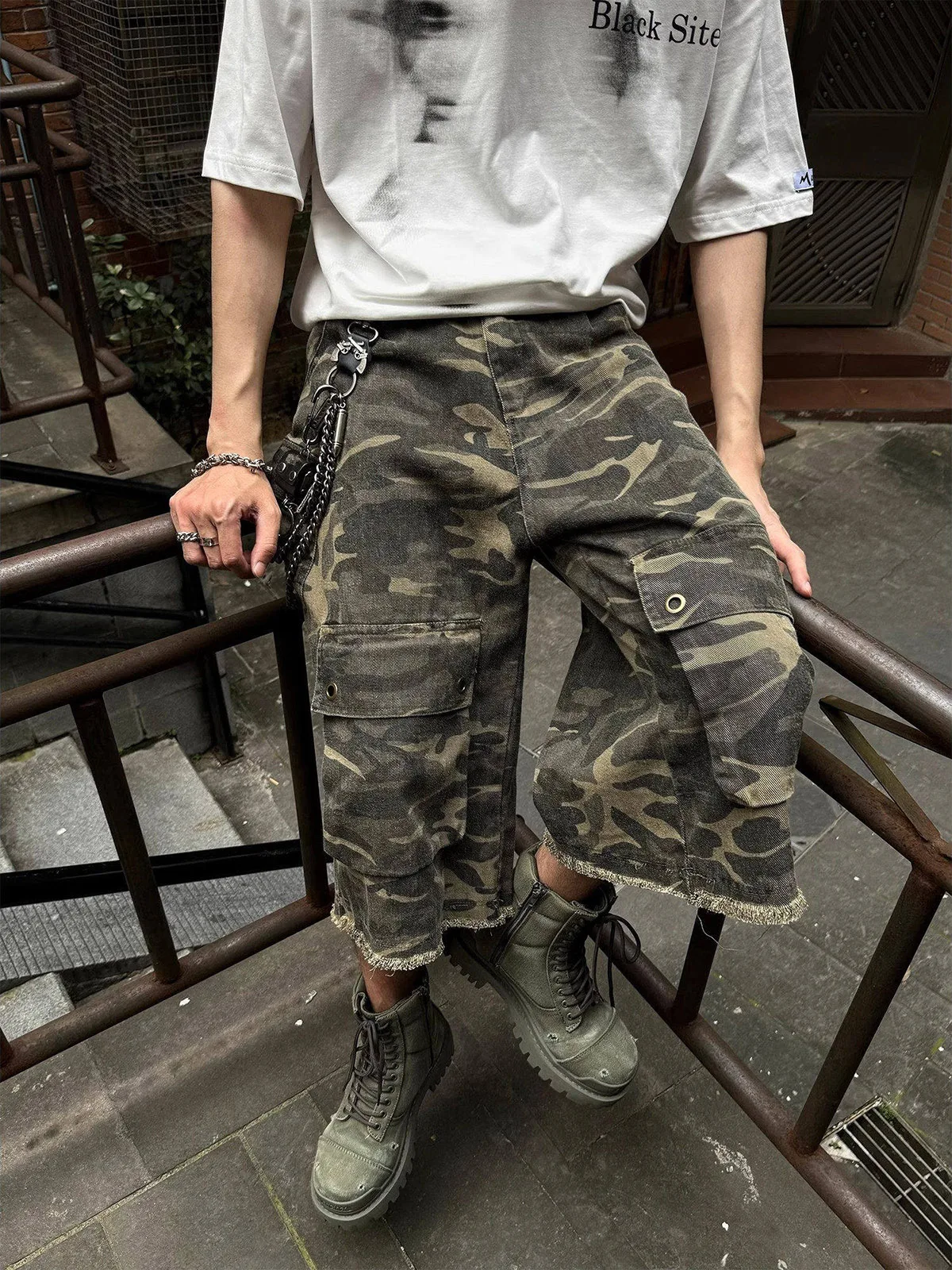 Camouflage Workwear Loose Fit Shorts Men's Women's Seven Pocket Cargo Pants Street Style Cleanfit American Wide Leg Shorts
Camouflage Workwear Loose Fit Shorts Men's Women's Seven Pocket Cargo Pants Street Style Cleanfit American Wide Leg Shorts